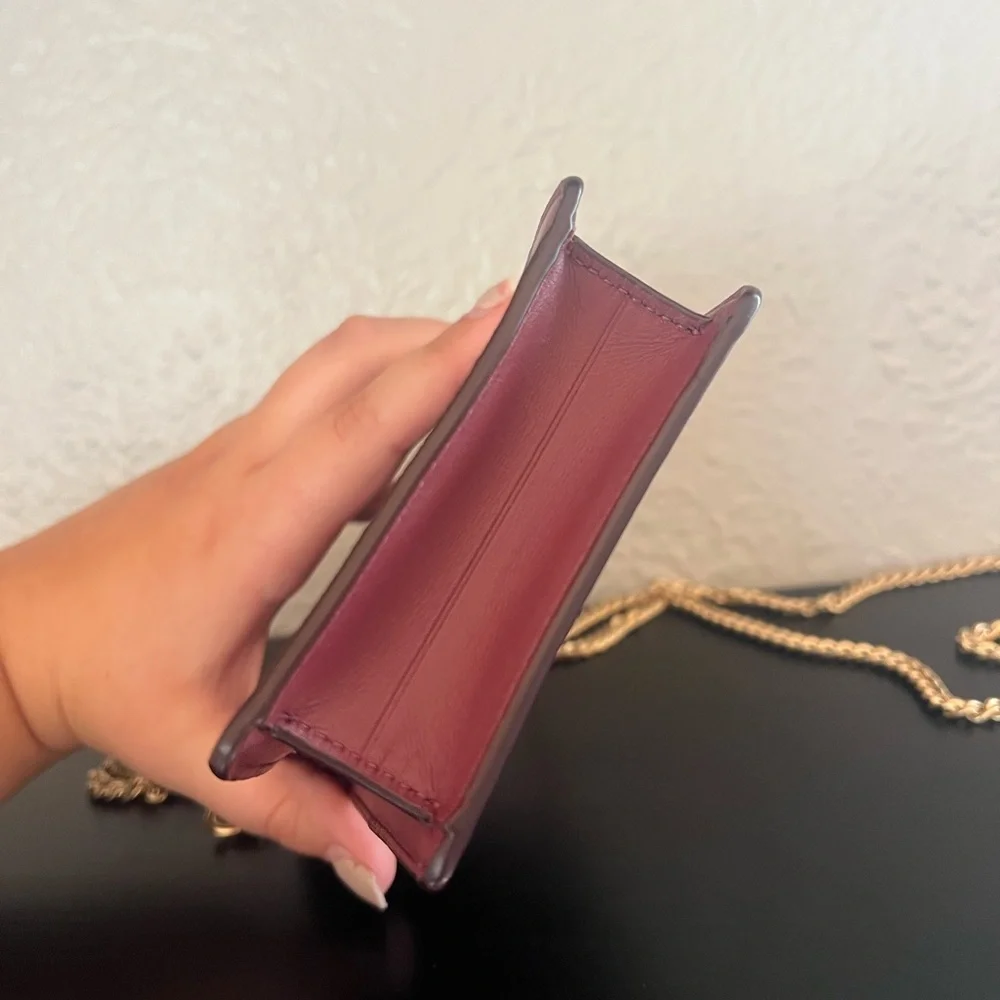 ✨NWOT - Coach Burgundy Snap Phone Crossbody✨
